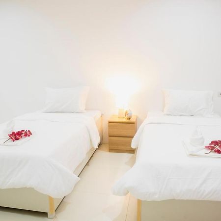 ตะวันแมนชั่น Apartment Ban Na Khua Exterior foto