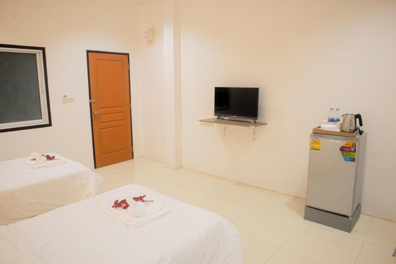 ตะวันแมนชั่น Apartment Ban Na Khua Exterior foto