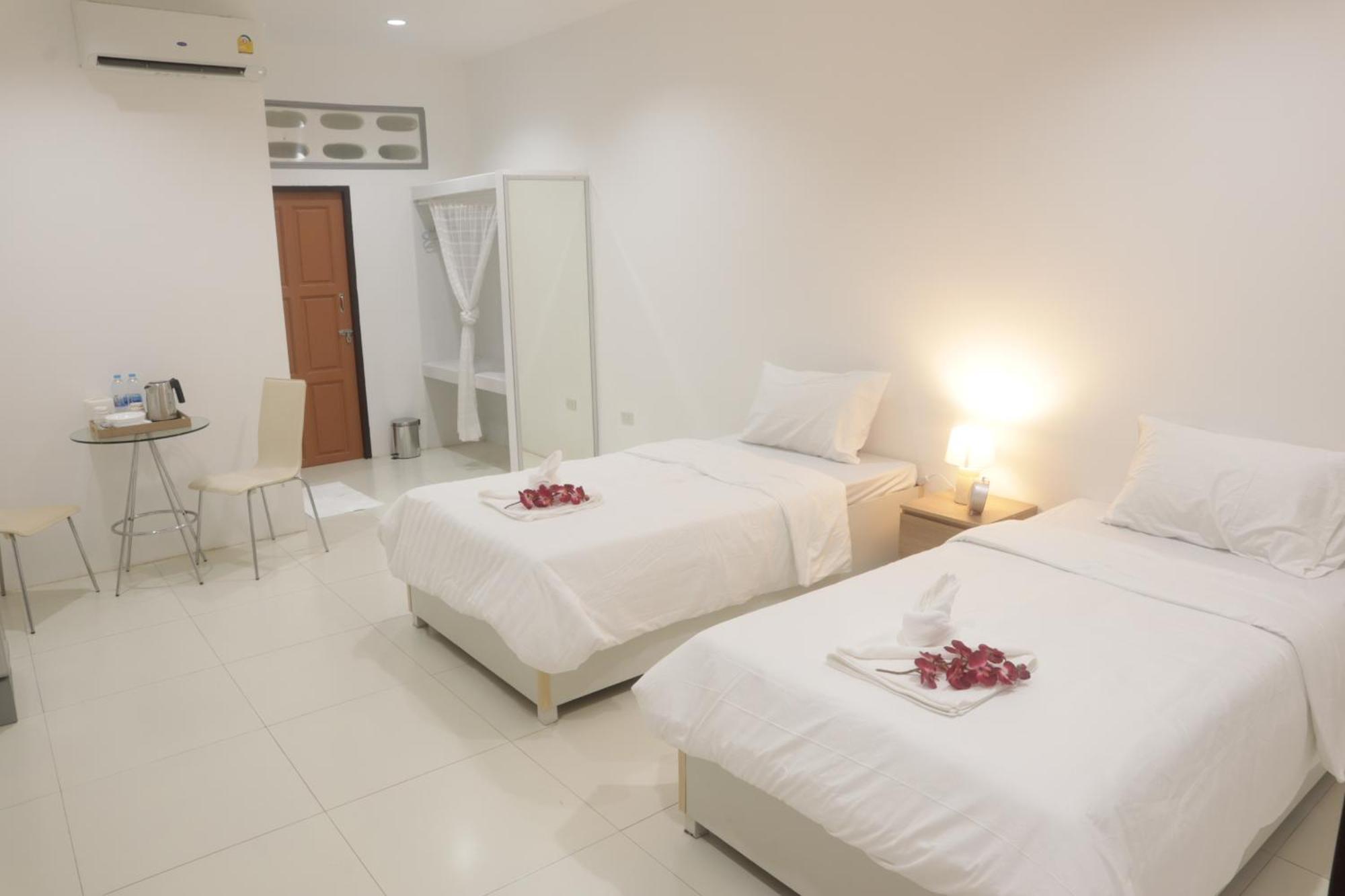 ตะวันแมนชั่น Apartment Ban Na Khua Exterior foto